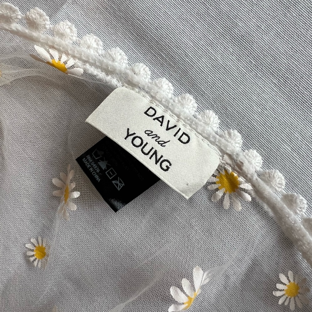 Boho Cottagecore White Kimono with Yellow Daisies - Picture 3 of 5